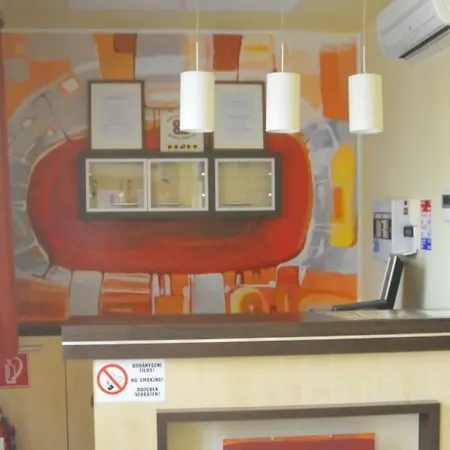 Publo Etterem Es Panzio Bed & Breakfast Csakvar