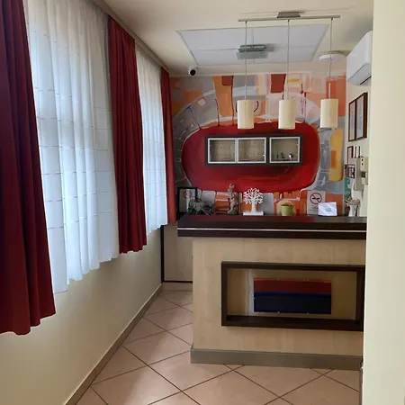 Publo Etterem Es Panzio Csakvar